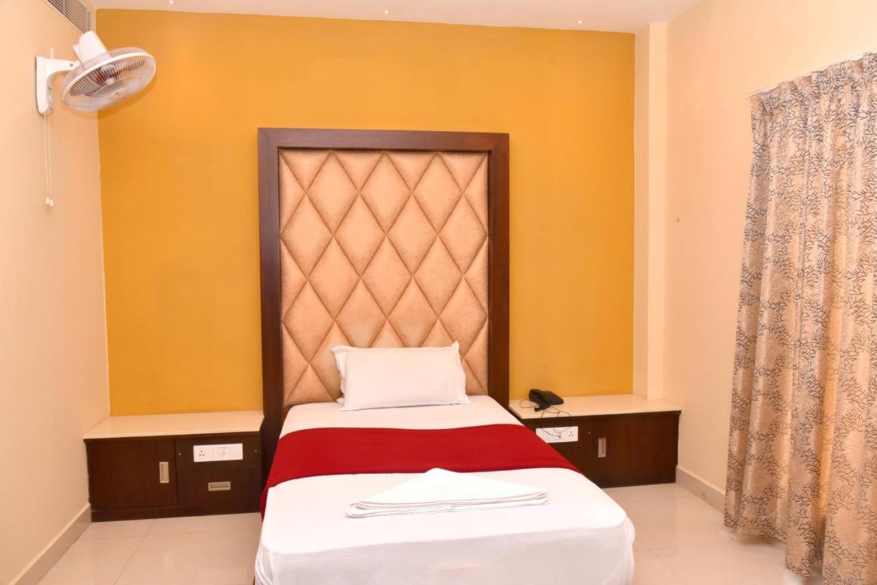 The Grand Park Hotell Chidambaram Exteriör bild