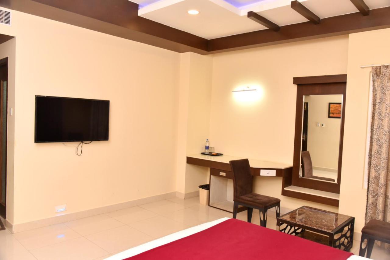 The Grand Park Hotell Chidambaram Exteriör bild