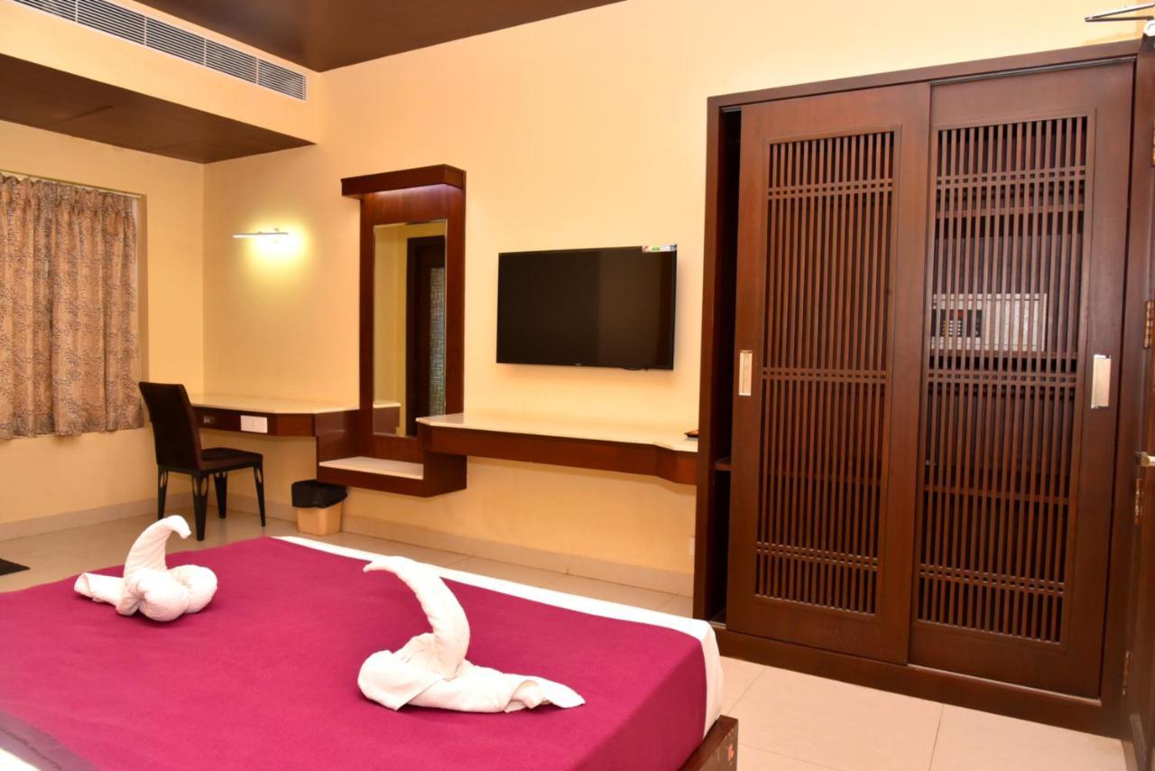 The Grand Park Hotell Chidambaram Exteriör bild